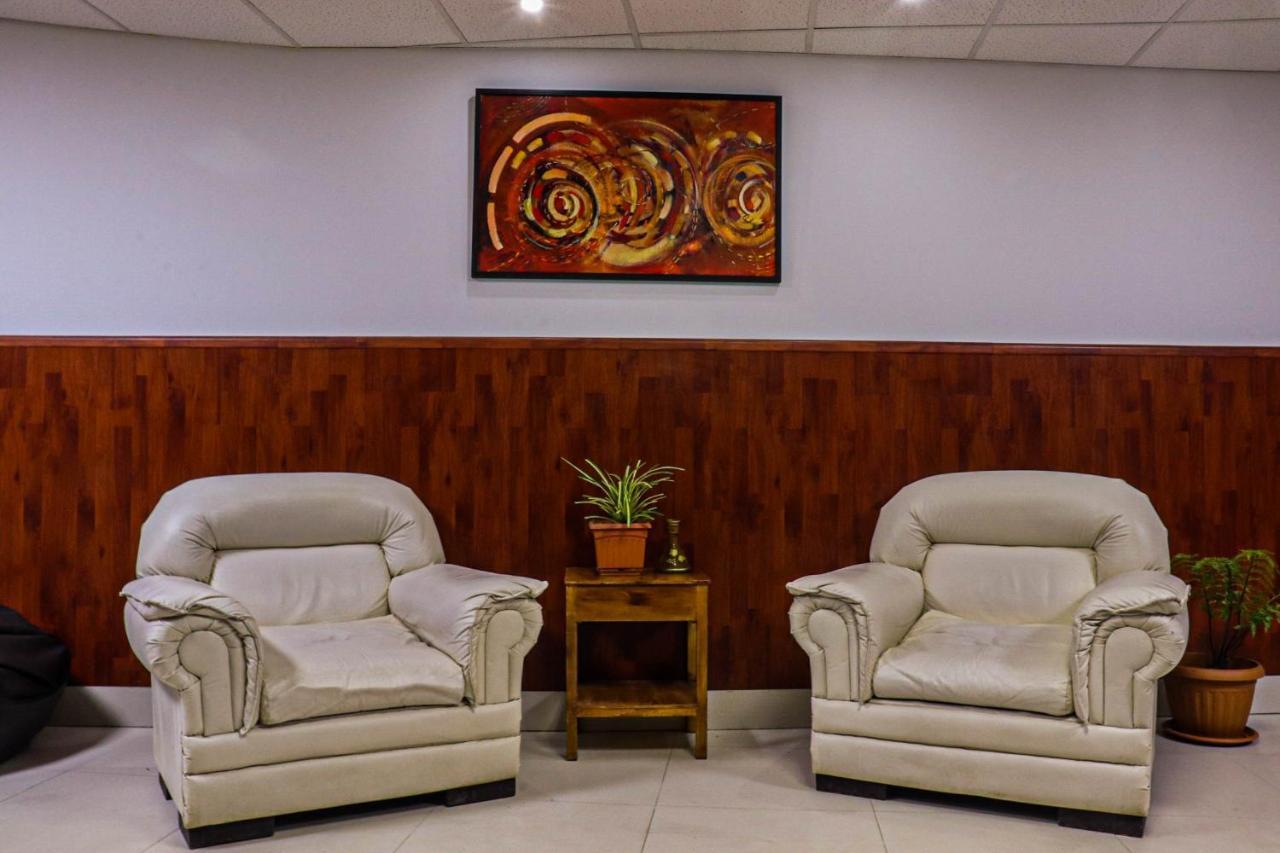 Lobo Hostel לה פאז מראה חיצוני תמונה
